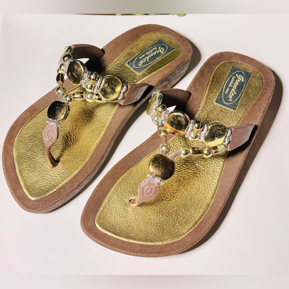 Ladies Grandco Sandals, size 6 in good used condition.